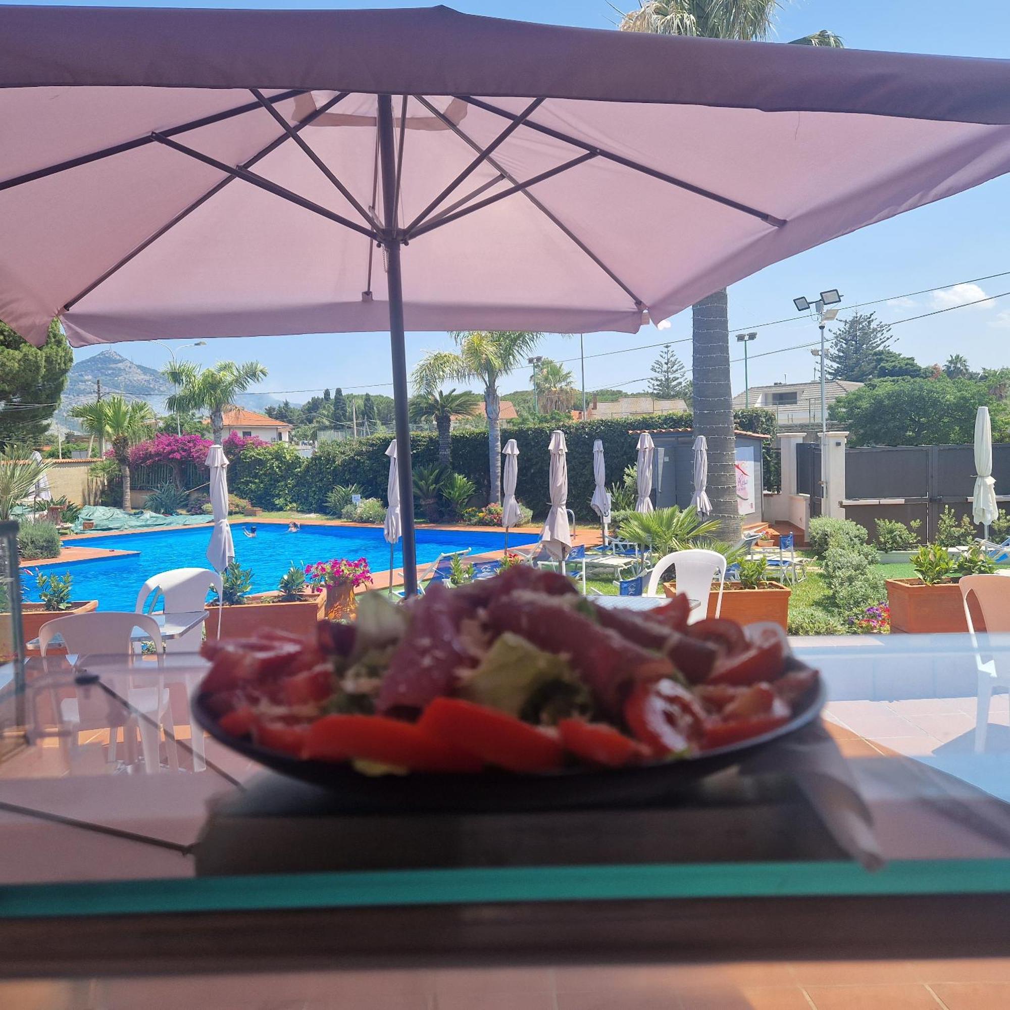 Villa Rosa Luxury Apartment モンデッロ エクステリア 写真