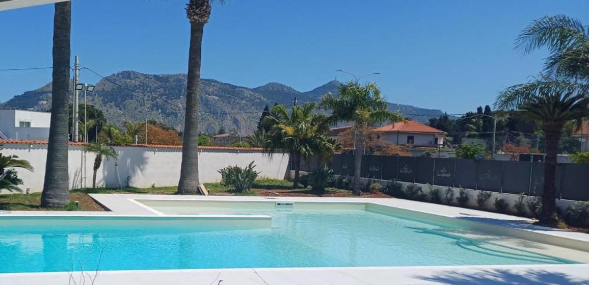 Villa Rosa Luxury Apartment モンデッロ エクステリア 写真
